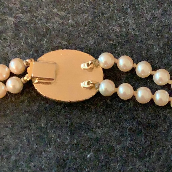 VINTAGE 2-Strand Faux Pearl Necklace with Black Oval & Rhinestone Clasp - Picture 7 of 8